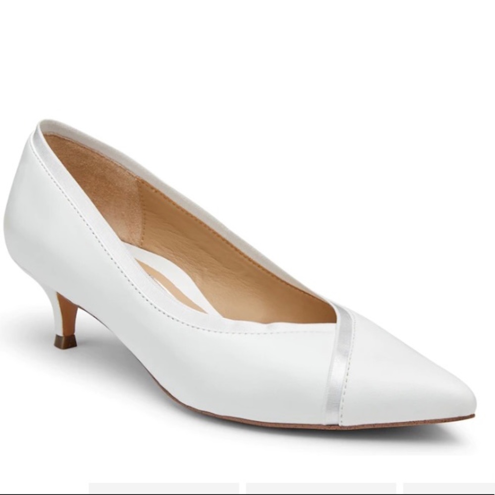 Vionic kitten heel Sylvie pump in white NWT - Picture 2 of 14